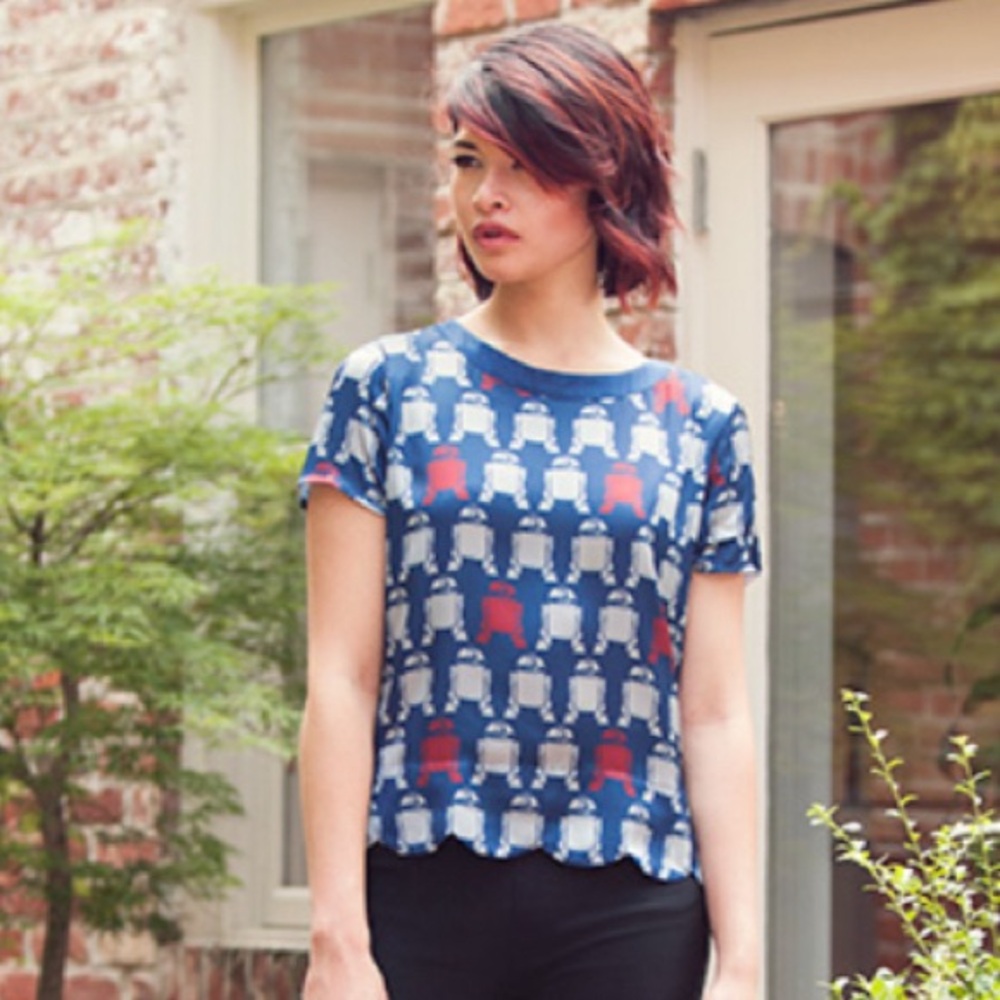 Her Universe Think Geek exclusive R2-D2 blouse size Large